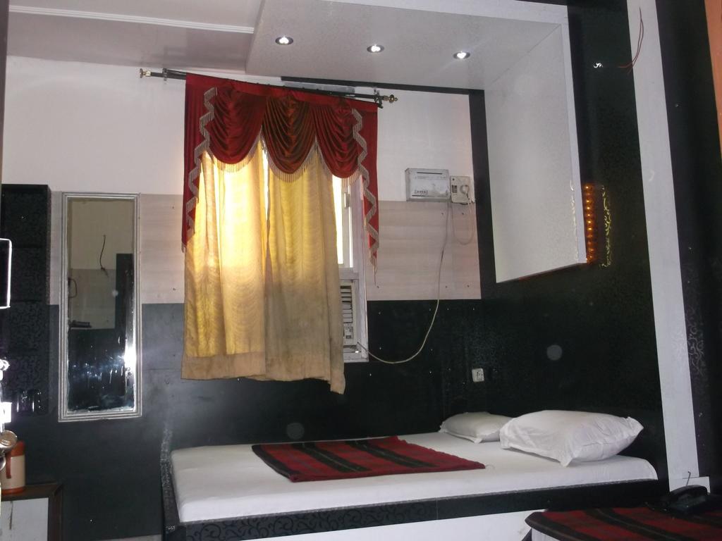 Hotel Abhineet Palace Jaipur Phòng bức ảnh