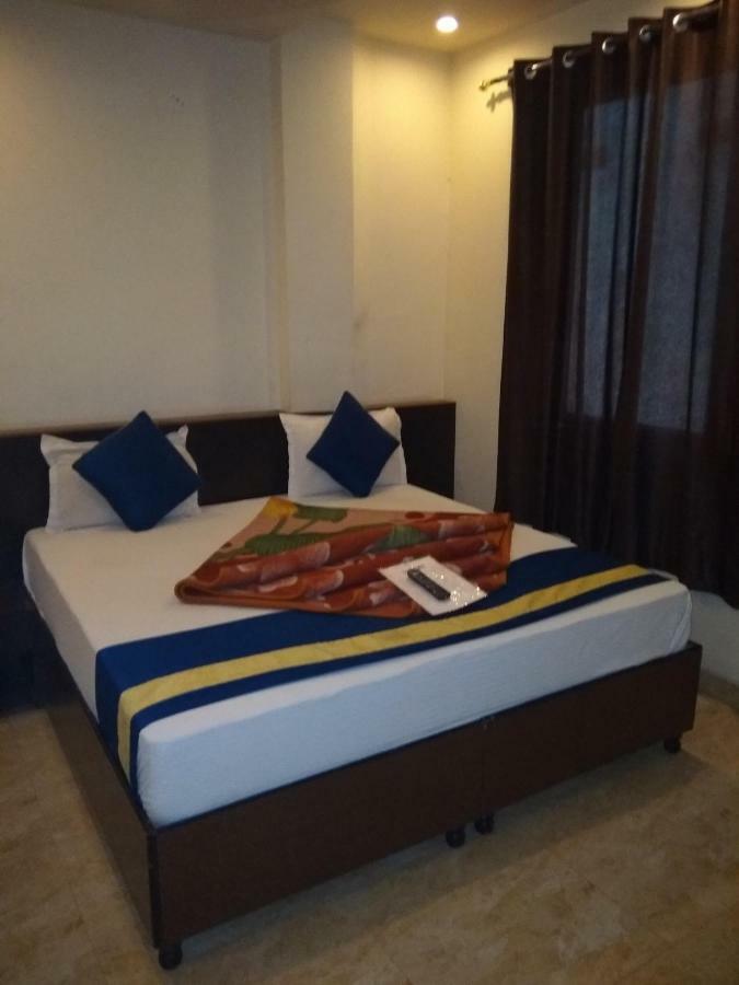 Hotel Abhineet Palace Jaipur Ngoại thất bức ảnh