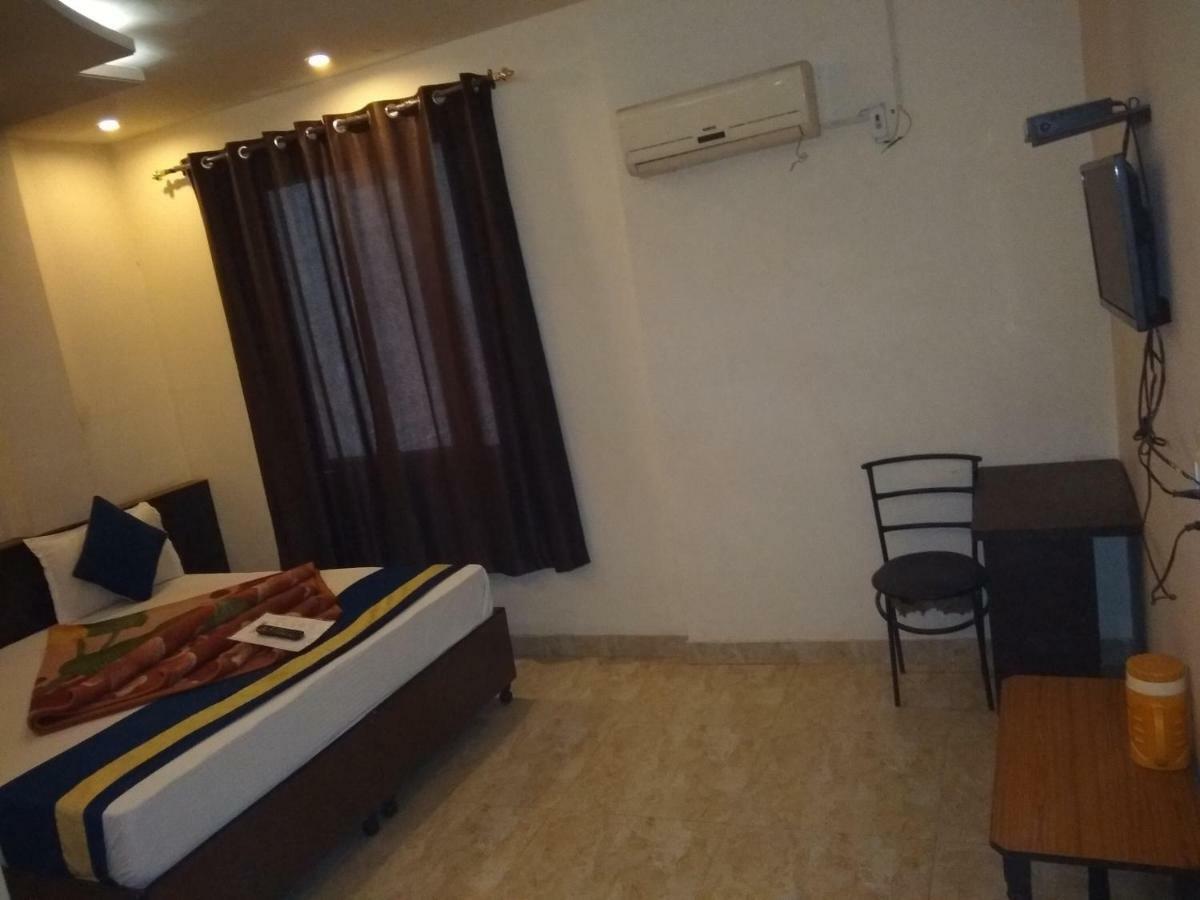 Hotel Abhineet Palace Jaipur Ngoại thất bức ảnh