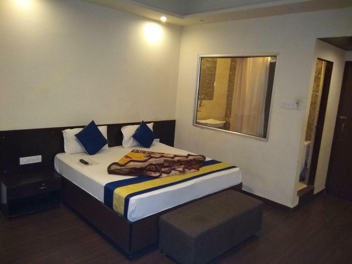 Hotel Abhineet Palace Jaipur Ngoại thất bức ảnh